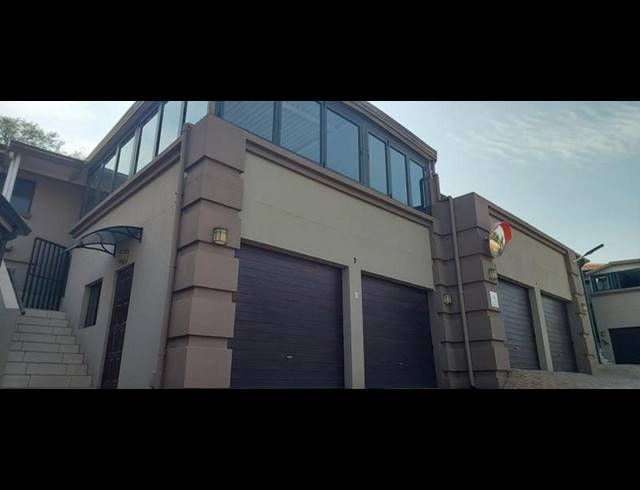 3 BEDROOM TOWNHOUSE FOR SALE IN GLENVISTA